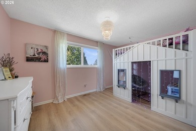 Stunning Valley Views & Coastal Convenience. This immaculate - photo 24