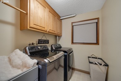 Stunning Valley Views & Coastal Convenience. This immaculate - photo 32