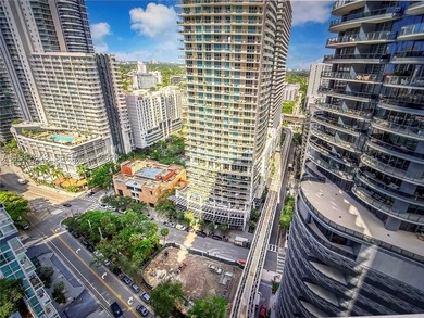 Open and bright spacious Loft in Brickell area. 1 Bedroom and - photo 3