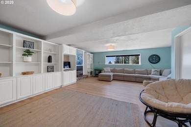Stunning Valley Views & Coastal Convenience. This immaculate - photo 33