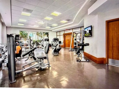 Open and bright spacious Loft in Brickell area. 1 Bedroom and - photo 6