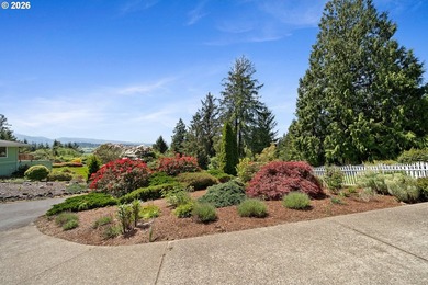 Stunning Valley Views & Coastal Convenience. This immaculate - photo 38