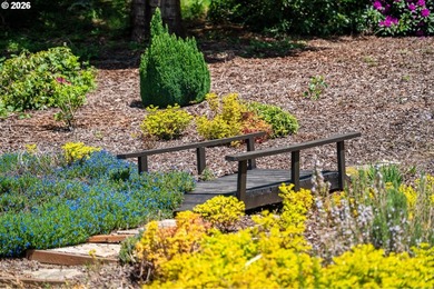 Stunning Valley Views & Coastal Convenience. This immaculate - photo 39