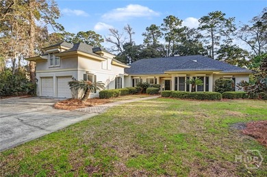 Wonderfully maintained 4-bedroom, 4.5 bath home on quiet - photo 1