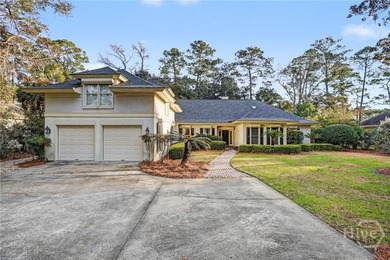 Wonderfully maintained 4-bedroom, 4.5 bath home on quiet - photo 2