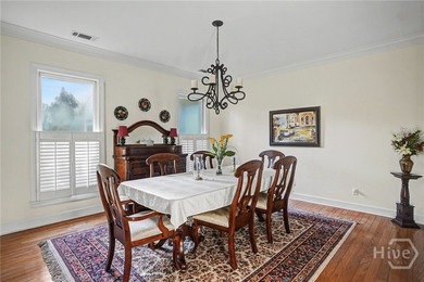 Wonderfully maintained 4-bedroom, 4.5 bath home on quiet - photo 6