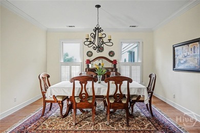 Wonderfully maintained 4-bedroom, 4.5 bath home on quiet - photo 7