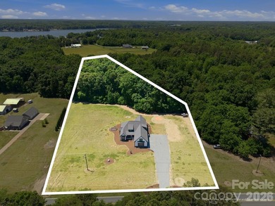 2023 build, sitting on 4.77 acres this 4BR, 3.5BA home blends - photo 48