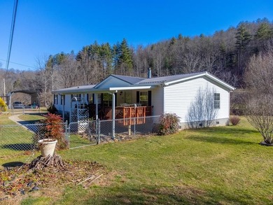 (private lake, pond, coastal) Home For Sale in Sylva North Carolina