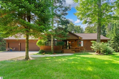 Secluded and wooded lot in Lakewood shores. Original owners have - photo 1