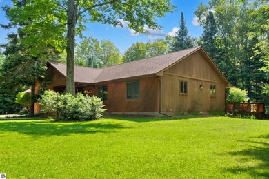 Secluded and wooded lot in Lakewood shores. Original owners have - photo 2