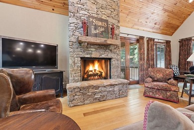 A classic mountain sanctuary nestled within the exclusive Bear - photo 6