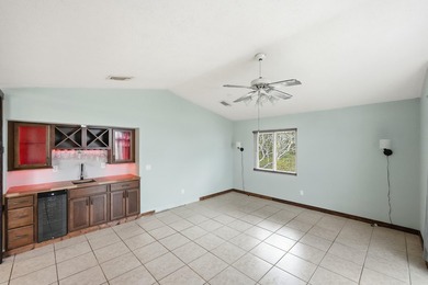 This is a unapproved short sale. Submit your offer for this - photo 6