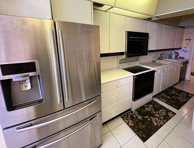 Beautiful direct ocean views from this rarely available & highly - photo 10