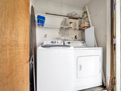 Ground floor unit, fully furnished and turn key. Ideal for a - photo 18