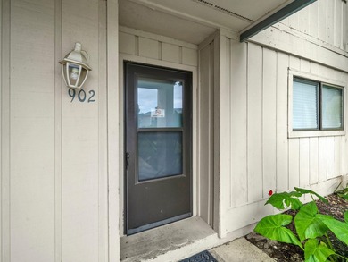Ground floor unit, fully furnished and turn key. Ideal for a - photo 25