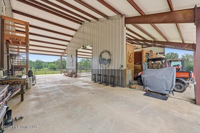 Tucked at the end of an 800-foot gravel drive just outside - photo 32