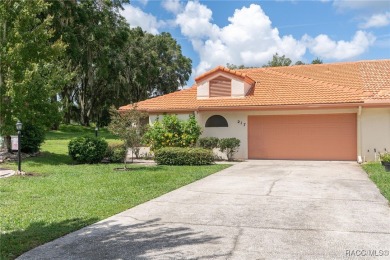 Lake Townhome/Townhouse For Sale in Inverness, Florida