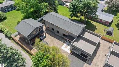 Under $800K in Charlevoix - brand-new luxury offering. Hard to - photo 5
