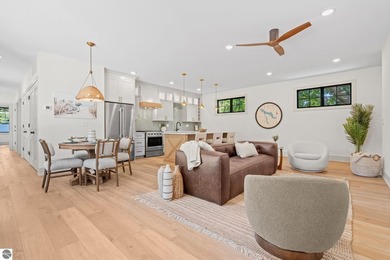 Under $800K in Charlevoix - brand-new luxury offering. Hard to - photo 3