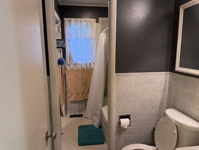 New photos! Welcome to this charming 3-bedroom, 1.5-bath ranch - photo 12