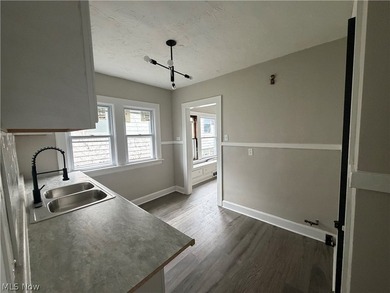 Looking for a turnkey investment or the perfect owner-occupied - photo 13
