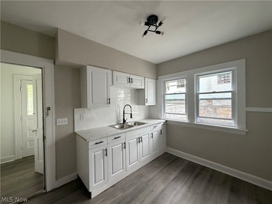 Looking for a turnkey investment or the perfect owner-occupied - photo 15