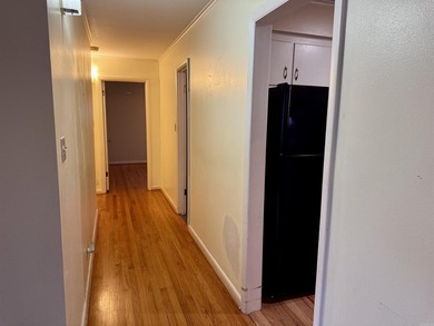 New photos! Welcome to this charming 3-bedroom, 1.5-bath ranch - photo 16