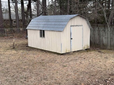 New photos! Welcome to this charming 3-bedroom, 1.5-bath ranch - photo 28