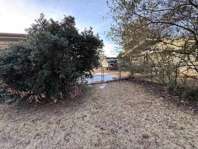 New photos! Welcome to this charming 3-bedroom, 1.5-bath ranch - photo 30