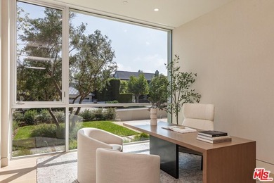 Located on one of Brentwood's most coveted streets and moments - photo 6
