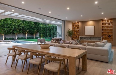 Located on one of Brentwood's most coveted streets and moments - photo 9