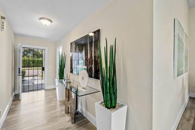 Rarely available & totally remodeled 2-bed, 2-bath END UNIT - photo 3
