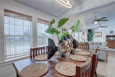 Beautiful coastal cottage, completely remodeled, new 40yrroof,AC - photo 11