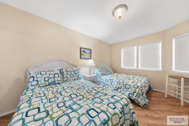 This lovely Unit is nicely furnished with great views. Location