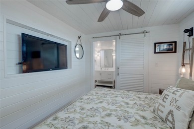 Beautiful coastal cottage, completely remodeled, new 40yrroof,AC - photo 19