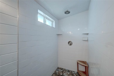 Beautiful coastal cottage, completely remodeled, new 40yrroof,AC - photo 22