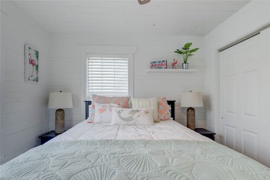 Beautiful coastal cottage, completely remodeled, new 40yrroof,AC - photo 24
