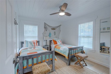 Beautiful coastal cottage, completely remodeled, new 40yrroof,AC - photo 28