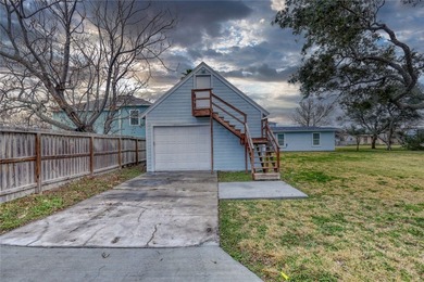 Beautiful coastal cottage, completely remodeled, new 40yrroof,AC - photo 32