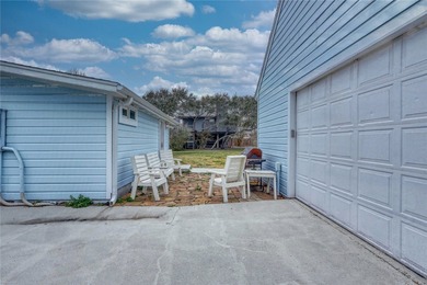 Beautiful coastal cottage, completely remodeled, new 40yrroof,AC - photo 35