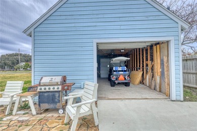 Beautiful coastal cottage, completely remodeled, new 40yrroof,AC - photo 36