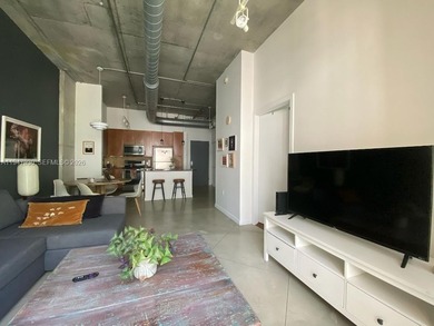 **MOTIVATED SELLER**Welcome to your modern SoHo-Style 1/1 loft