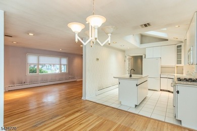 Exceptional Packanack Lake ranch offering the perfect blend of - photo 12