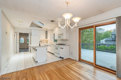 Exceptional Packanack Lake ranch offering the perfect blend of - photo 13