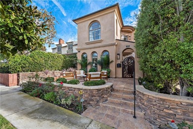 432 Acacia is a sophisticated home offering the perfect blend of - photo 3