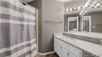 Outstanding lakeview condo in a beautifully maintained - photo 12