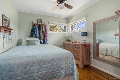 Just right on every front: super tasteful, renovated 3 bedroom 1 - photo 12