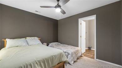 Outstanding lakeview condo in a beautifully maintained - photo 13