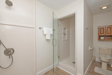 Welcome home to this beautifully updated ranch-style residence - photo 13